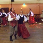 Starp angļiem, īriem un latviešiem