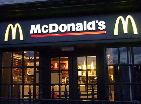 Agrāk modele, tagad – McDonald’s meitene