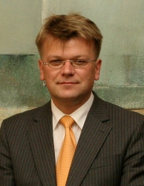 Latvijā top jauna partija.