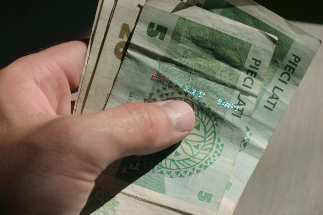 Mainīti noteikumi kredītu saņemšanai Latvijā.