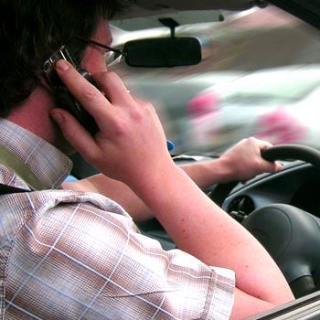 Jālieto Hands-Free sistēma.