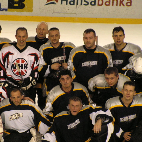 Ledlauži spēlē “ārzemēs”