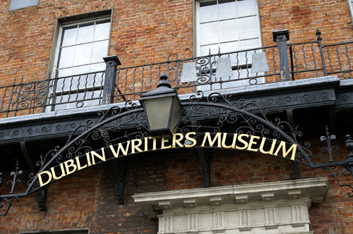 DUBLIN WRITER`S MUSEUM & WRITERS.
