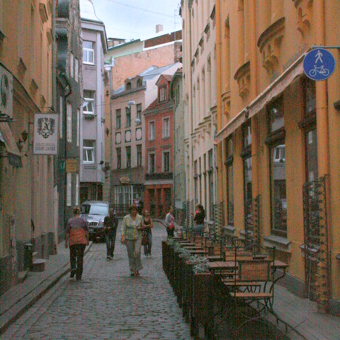 Latvijā samazinās iedzīvotāju skaits