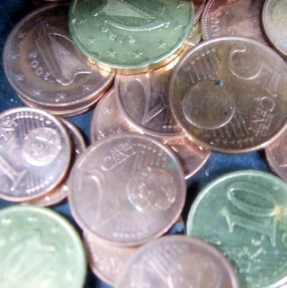 Bezdarbs un deficīts valsts kasē pieaug
