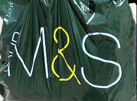 M & S samazina cenas
