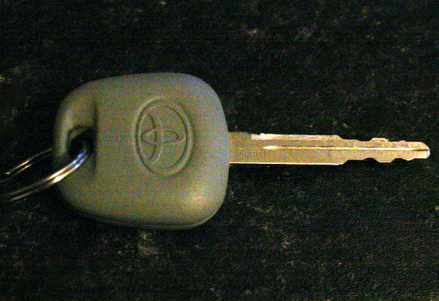 Toyota Ireland atsauc 26000 automašīnu