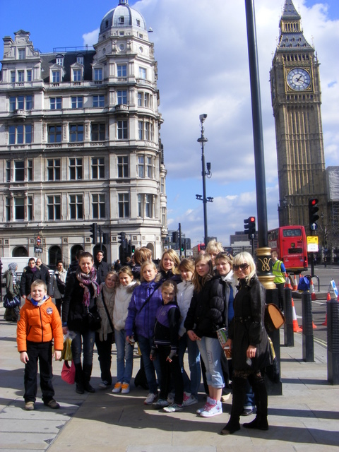 Mazie Īrijas latviešu dziedātāji Londonā