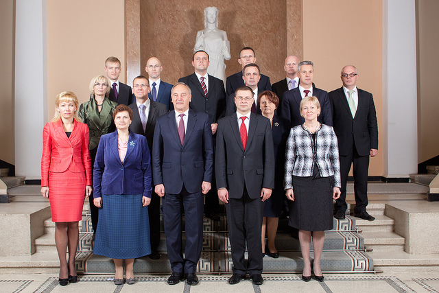 Jaunā valdība veicinās “Latvijas valsts piederīgo imigrāciju”