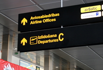 2011. gadā oficiāli no Latvijas emigrēja 17709 iedzīvotāji