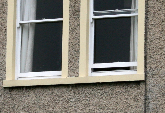 Dublinā, izkrītot pa sestā stāva logu, gājusi bojā maza meitenīte