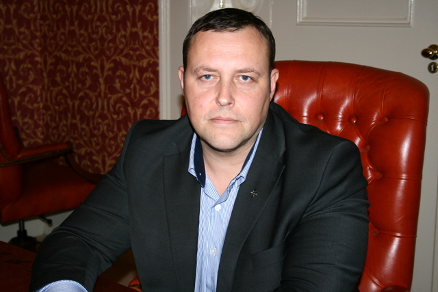 Iekšlietu ministrs ir apņēmības pilns cīnīties pret fiktīvajām laulībām