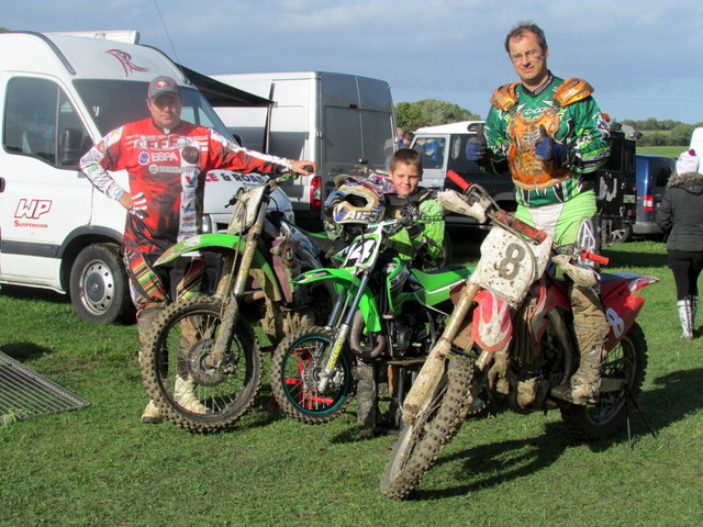 Hūnam un Žigalovam medaļas grasstrack sacensībās