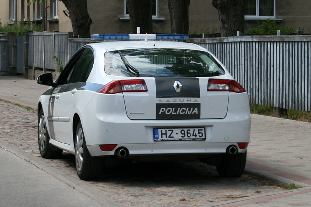 “De Facto”: policija nespēj apturēt naudas izkrāpšanu portālā draugiem.lv