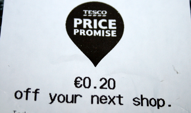 Tesco uzsāk pircēju pārvilināšanas kampaņu