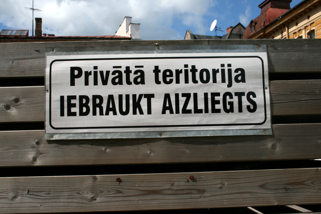 Aicina parakstīties par iniciatīvu “Latvijas zeme Latvijas pilsoņiem”
