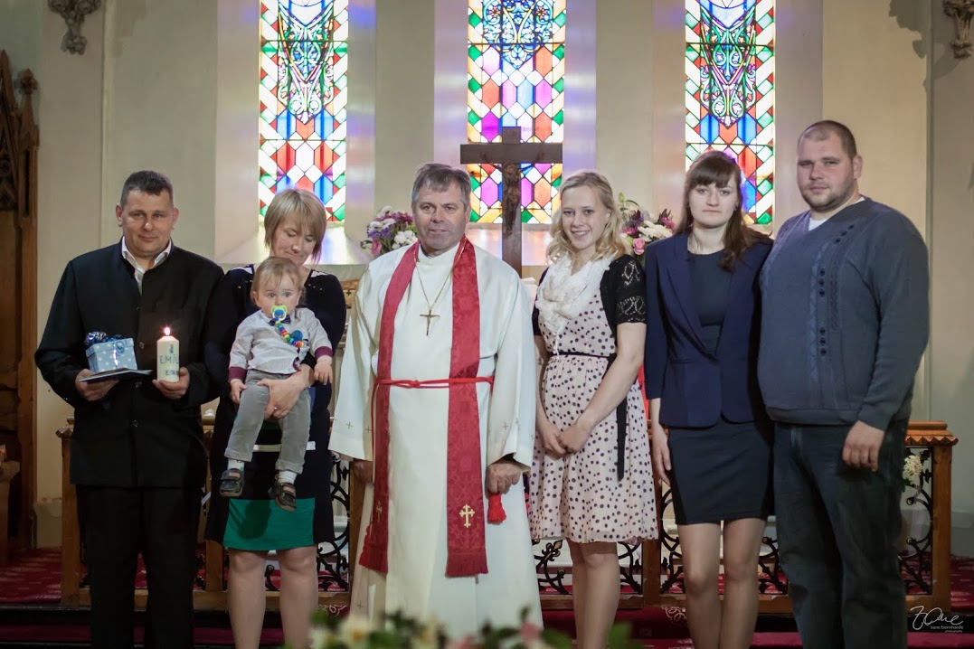 Luterāņu draudzē Vasarsvētki nosvinēti ar kristībām un iesvētībām
