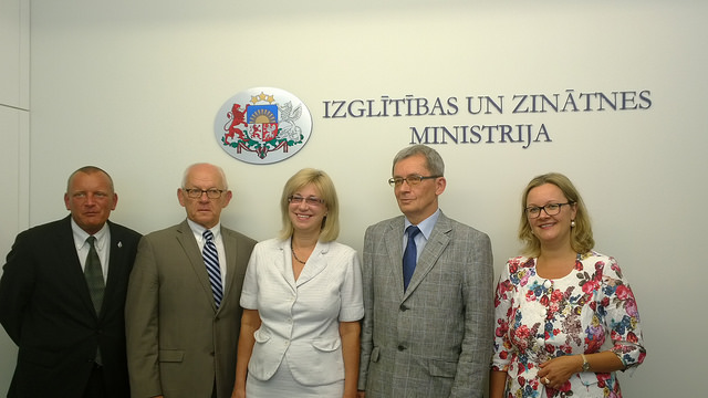 IZM nostiprina sadarbību ar PBLA diasporas izglītības jautājumos