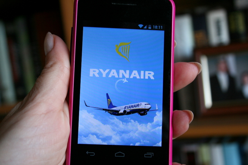 Ryanair aicina lietot mobilo aplikāciju