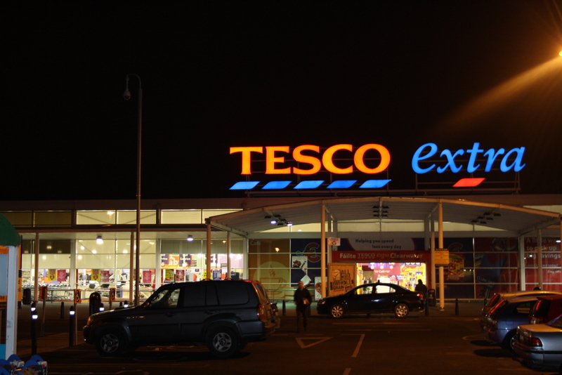 Tesco veikali Īrijā netiks slēgti, bet 90 darbiniekus atlaidīs