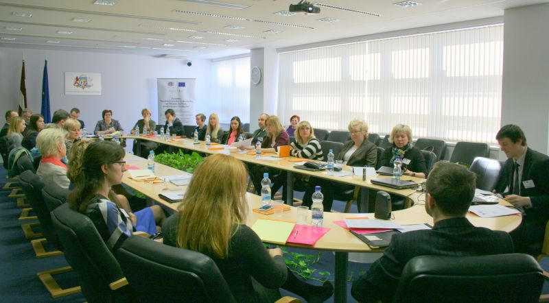 Vienojas par terminu „piespiedu laulības” un „forced marriages” izmantošanu