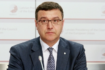 Finanšu ministrs: valstij līdzekļi ir tik, cik ir; gatavs to skaidrot pensionāriem