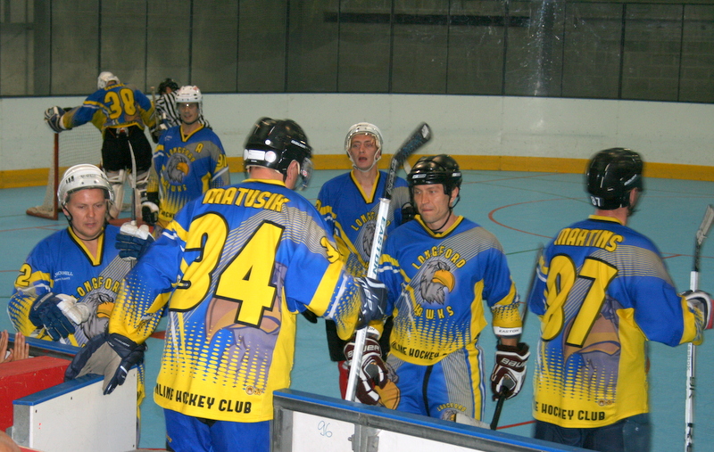 Longford Hawks B turpina uzvaru sēriju