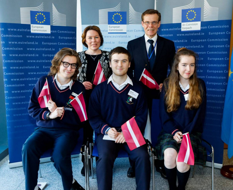 Īrijas vidusskolēni iejūtas Eiropas parlamentāriešu lomās