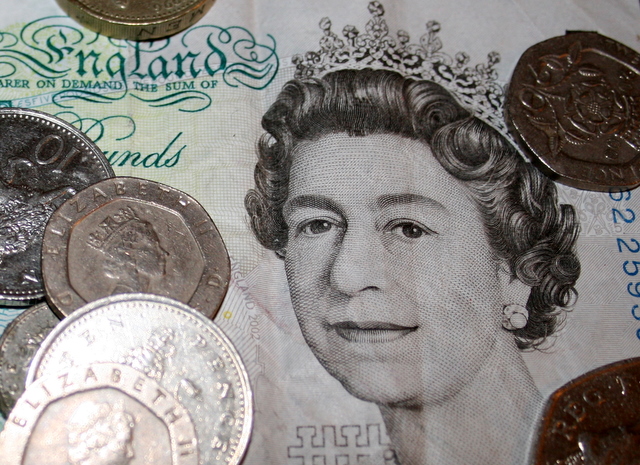Brexit : mārciņas vērtība krītas
