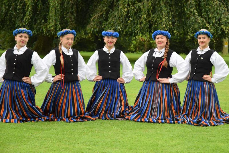 “Rudzupuķe” uzzied Velsā