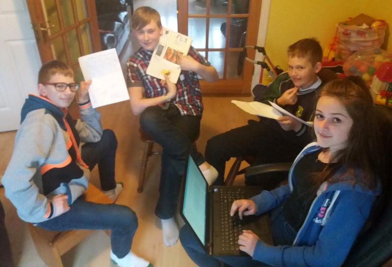 Jaunieši dalās iespaidos par savu pirmo nometni