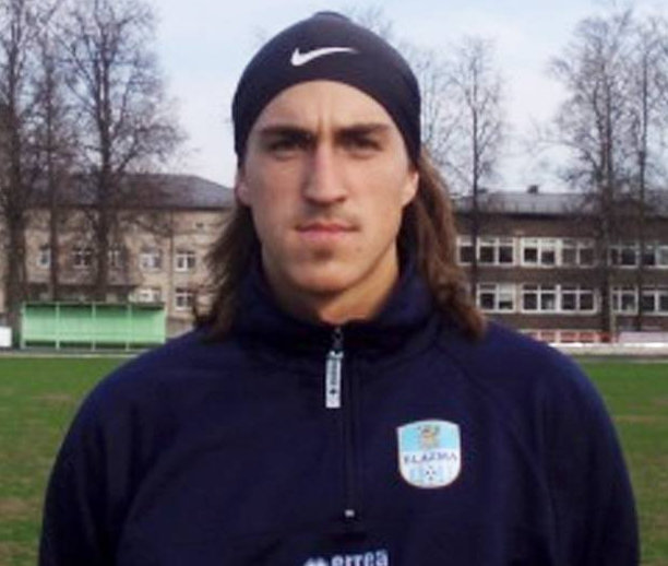 Athlone Town vārtsargs I.Labuts tiek saistīts ar spēles rezultātu sarunāšanu