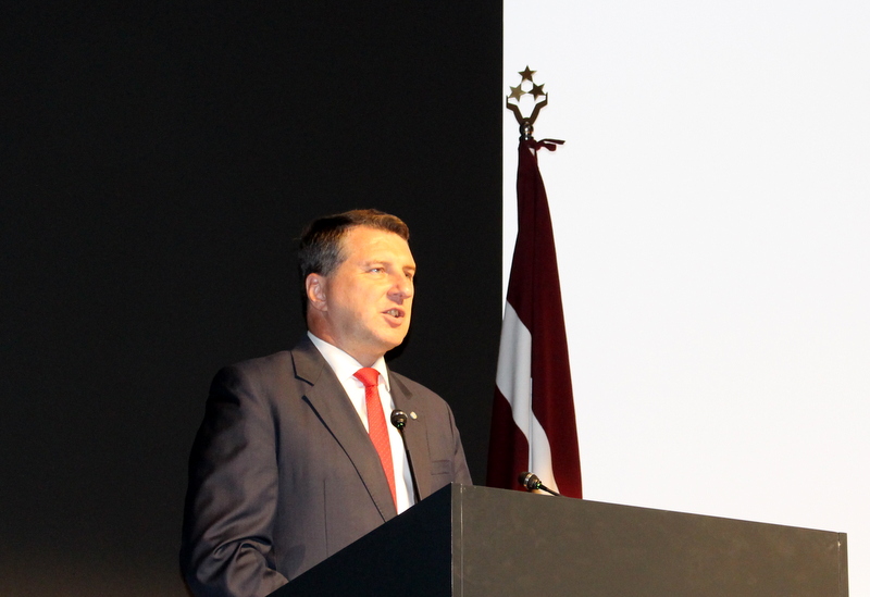 Valsts prezidenta uzruna tautiešiem valsts svētkos