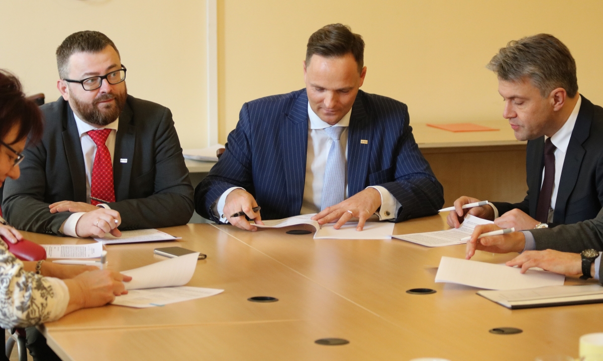 Atbildīgie dienesti vienojas par iesaistīto iestāžu funkcijām Latvijas bērnu tiesību aizsardzības jautājumos ārvalstīs