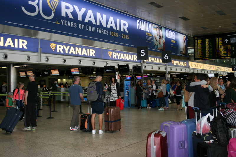 Pilotu arodbiedrība sāk sarunas ar Ryanair vadību