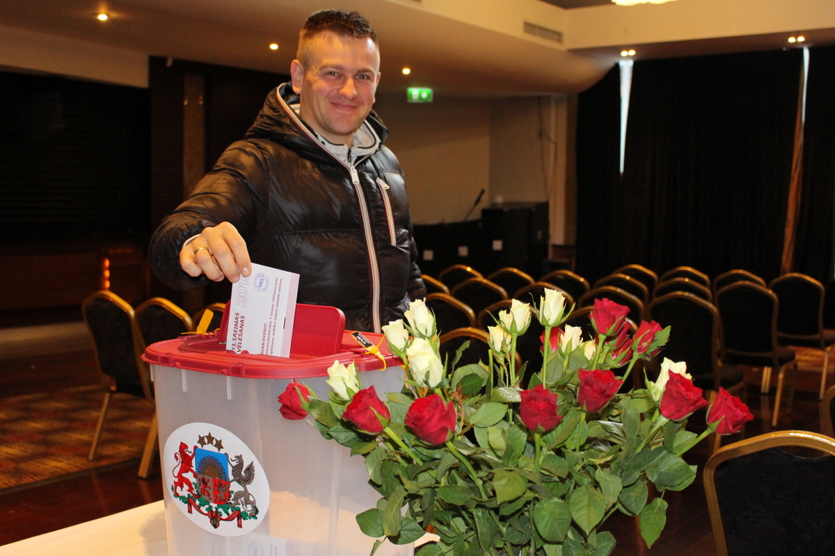 Līdz pulksten 12 nobalsojuši 569 vēlētāji
