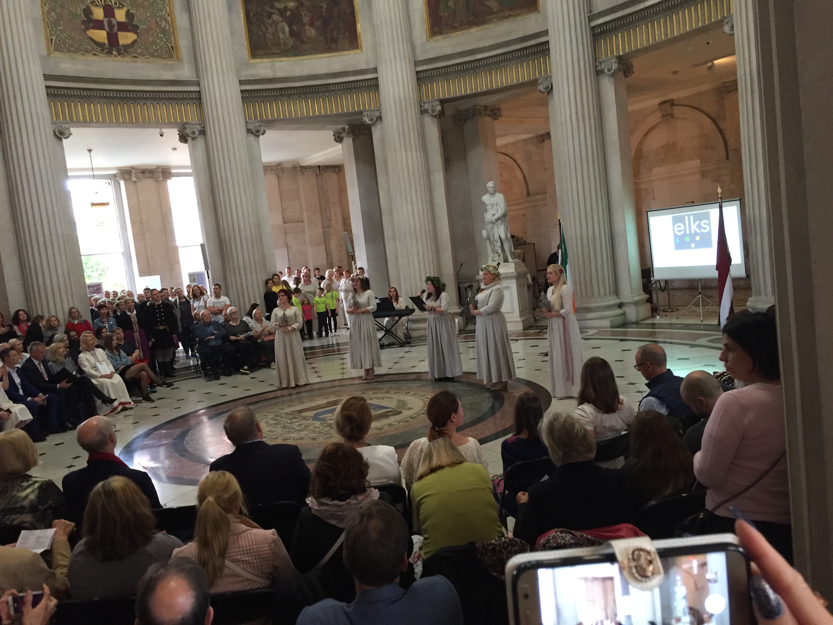 Eiropas latviešu kultūras svētki (ELKS II) Dublinā ir atklāti