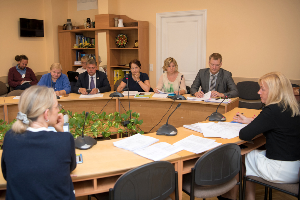 Valsts pārvaldes komisija: papildu dzīvesvietai ārvalstī persona varēs norādīt vienu adresi Latvijā