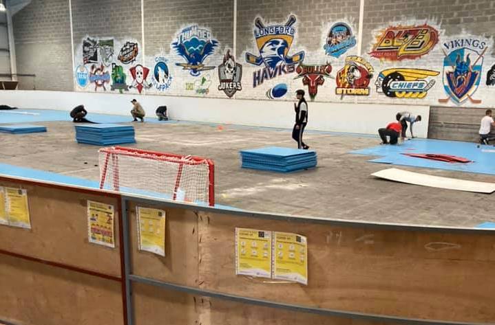 Inline hokejs paliek bez halles