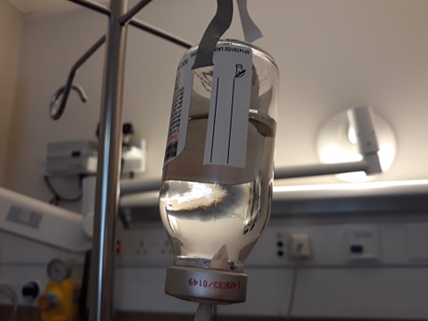 Slimnīcās Omicron dēļ katastrofāli trūkst darbinieku