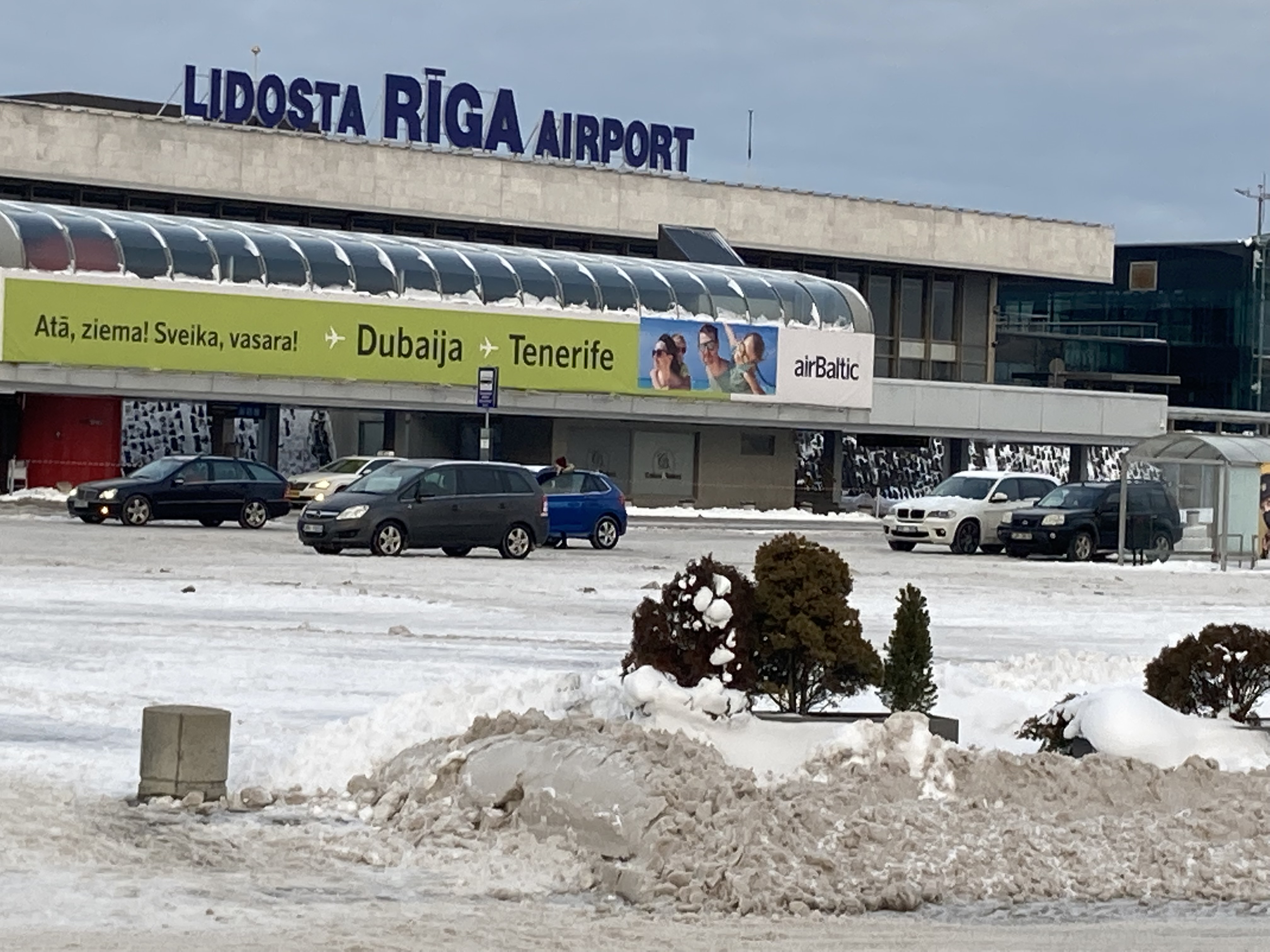 Latvijā no marta atcels pašizolācijas prasības ieceļošanai un Covidpass.lv aizpildīšanu