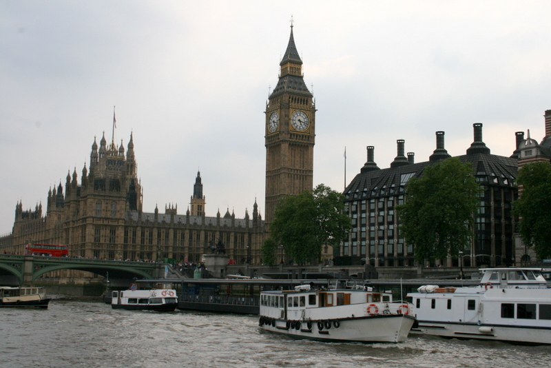 ES sāk jaunas tiesiskās darbības pret Lielbritāniju par izmaiņām Brexit līgumā