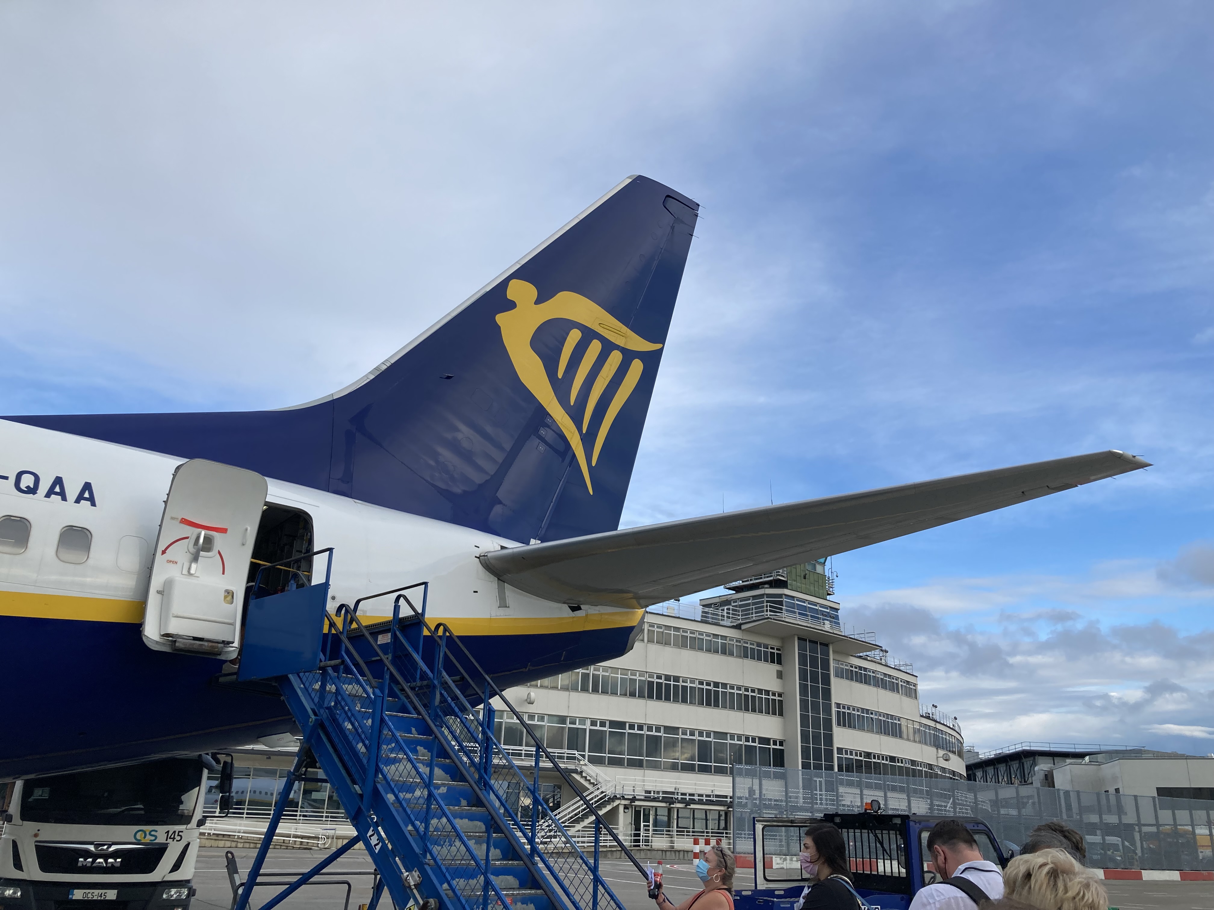 “Ryanair” aprīlī-jūnijā atgriežas pie peļņas