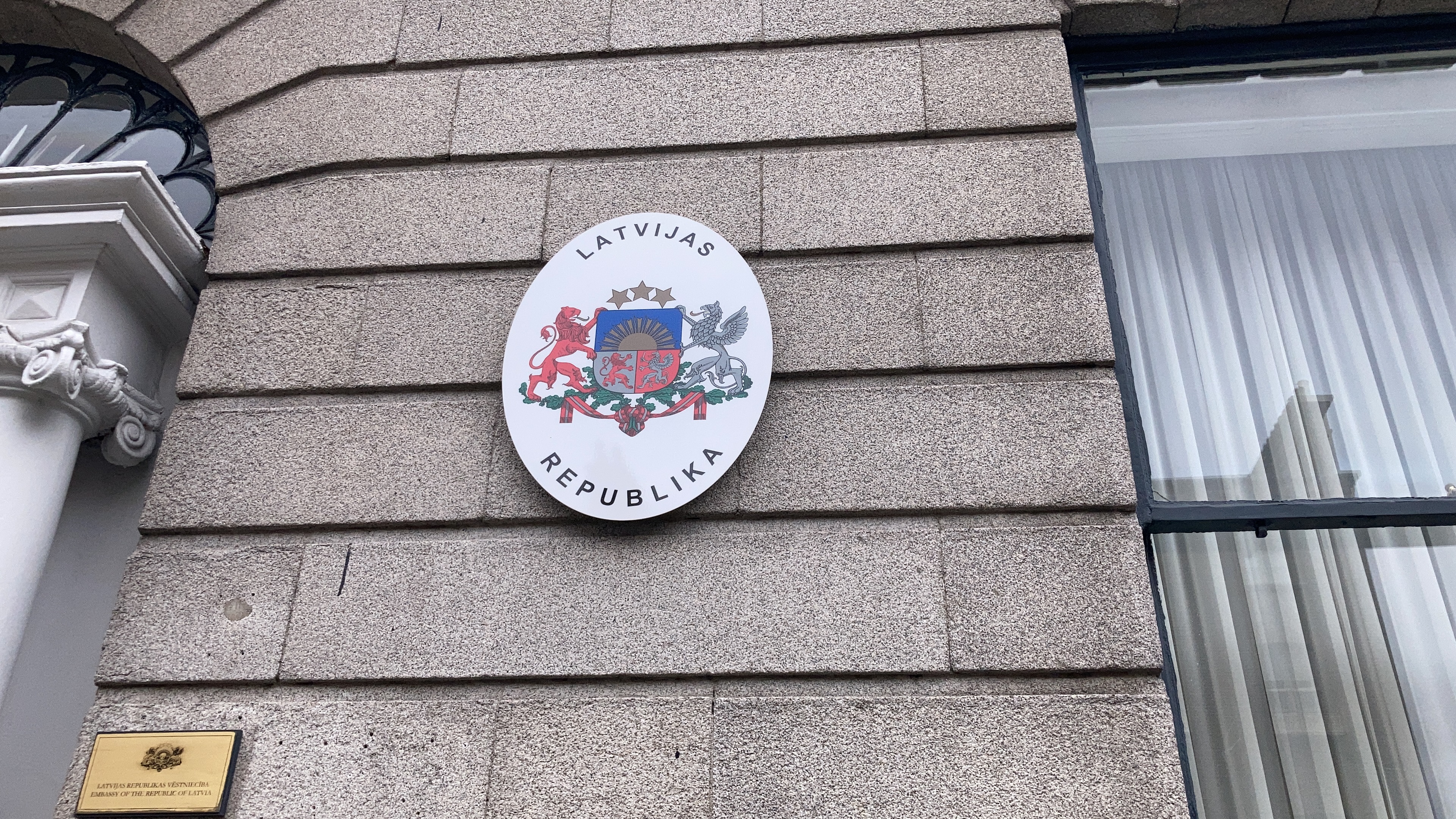 Par Satversmes grozījumu projektu var parakstīties arī vēstniecībā