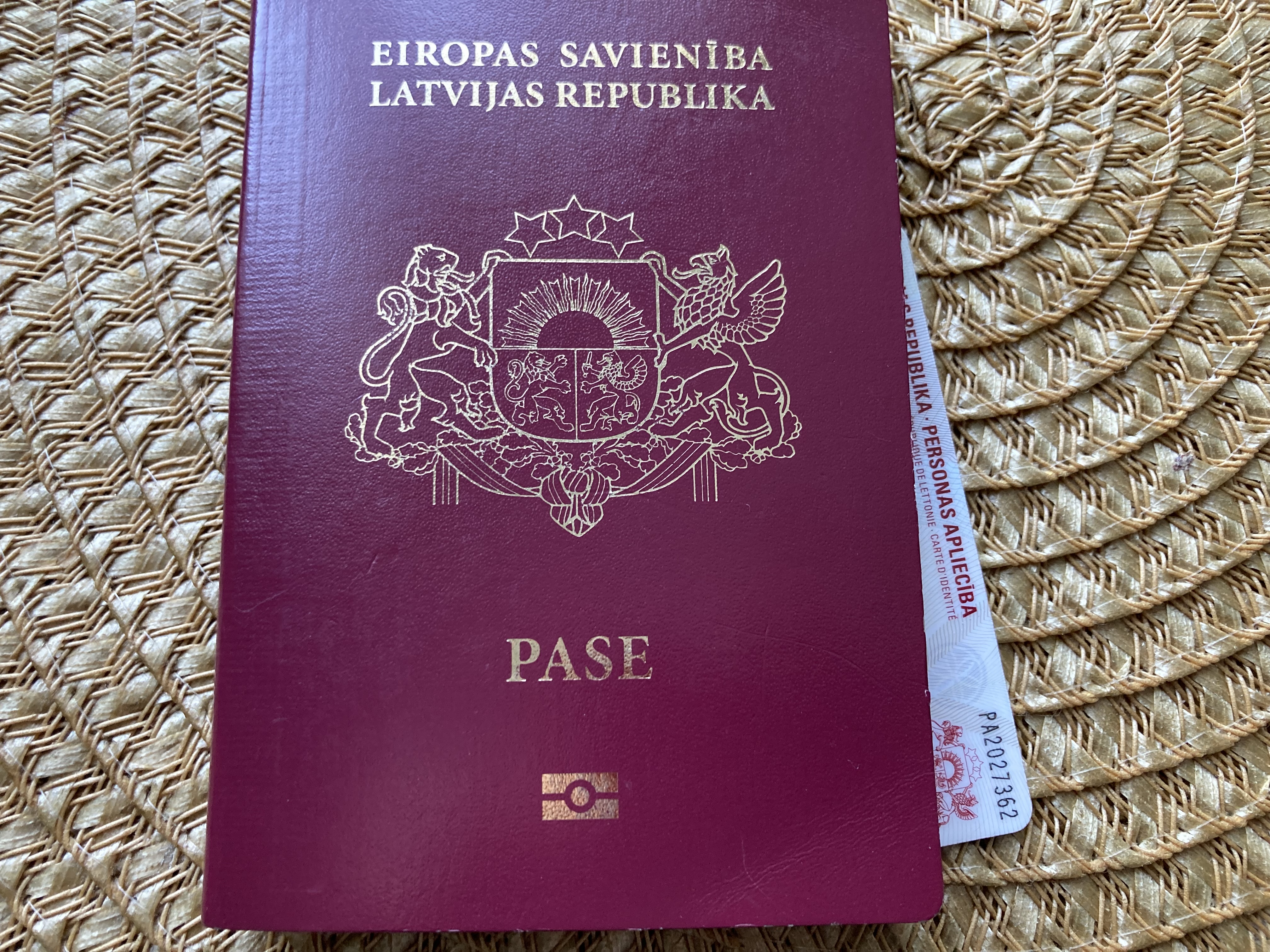 Rosina atļaut vēlēt ar pasi vai ID karti, kam beidzies derīguma termiņš
