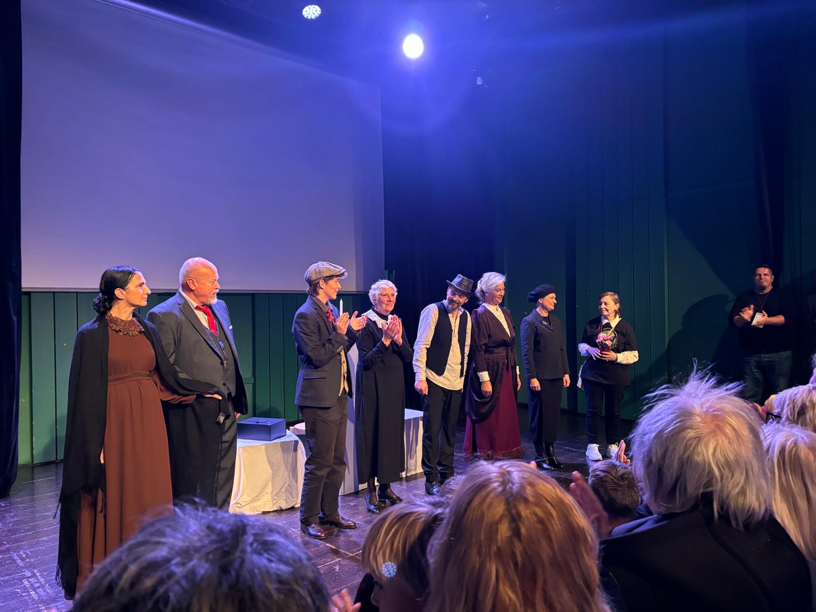 “Sliedes” dosies uz diasporas teātru festivālu “Starp 5 salām”