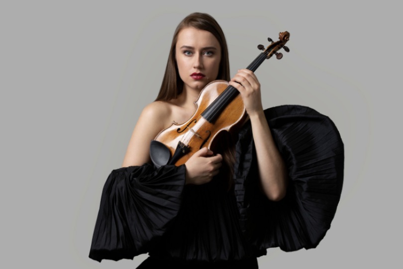 Ziemeļīrijā muzicēs izcilā vijolniece Kristīne Balanas