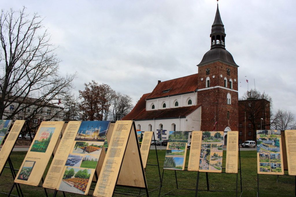 Īrijas vēstniece Latvijā Īmera Frīla apmeklējusi Valmieru
