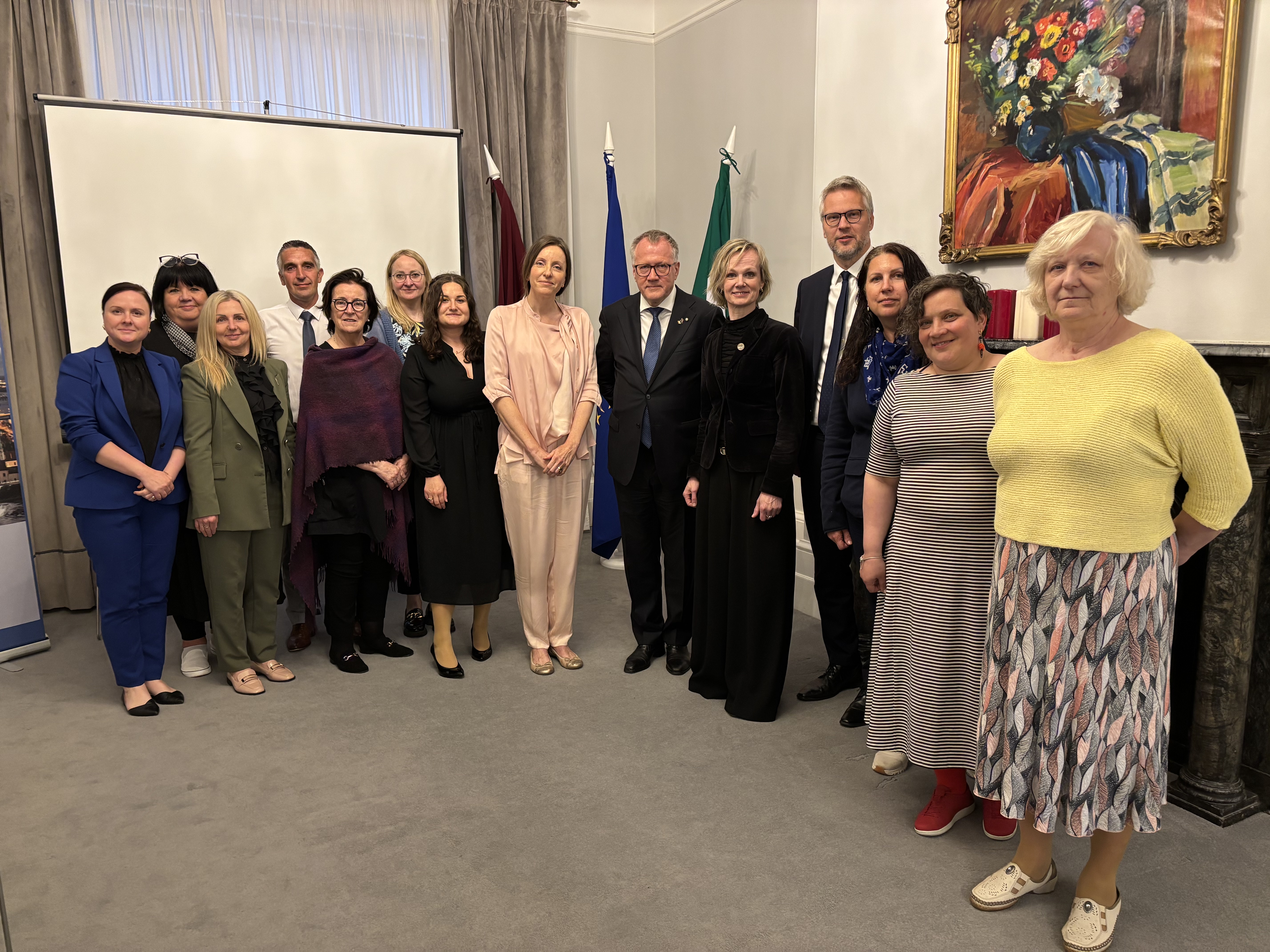 A.Ašeradens un viņa kundze Dublinā tiekas ar diasporas pārstāvjiem